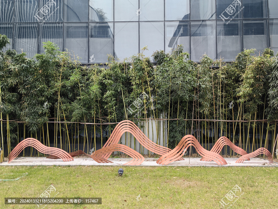 竹子围栏金属雕塑