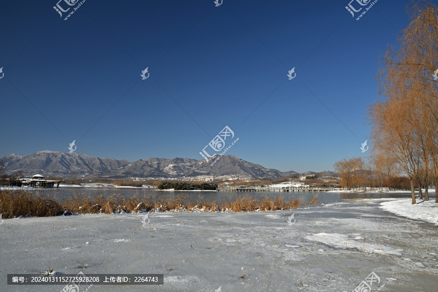 河北省石家庄市龙泉湖公园雪景