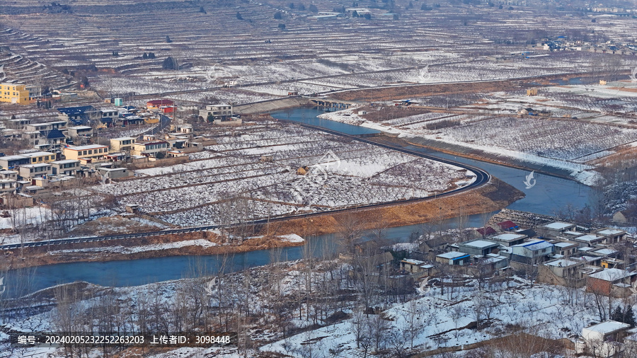 山亭区山村雪景