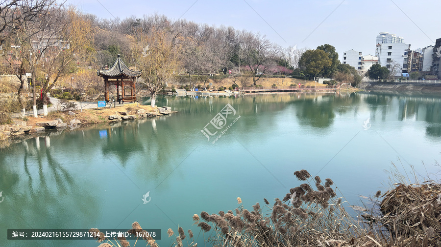 龙泉文明湖
