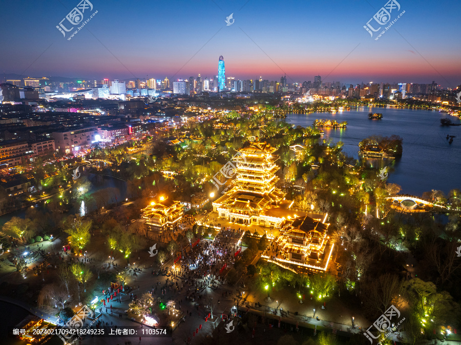 济南大明湖夜景