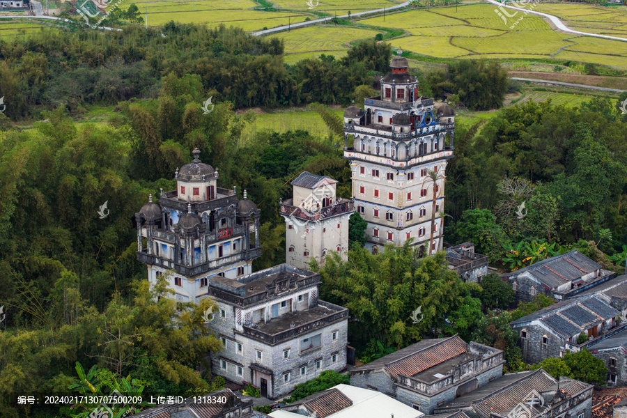 航拍广东开平碉楼村落马降龙风景