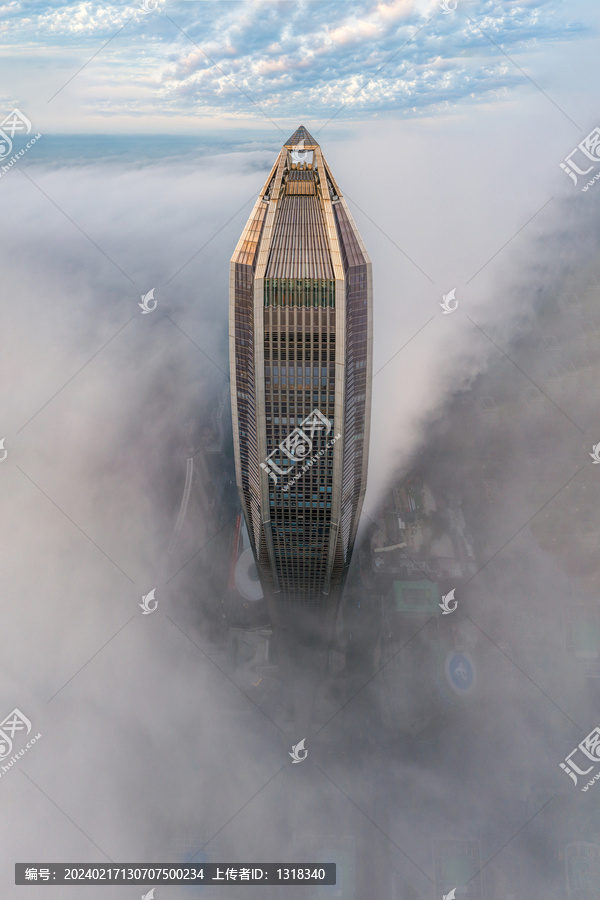 深圳平安金融中心城市风景云雾