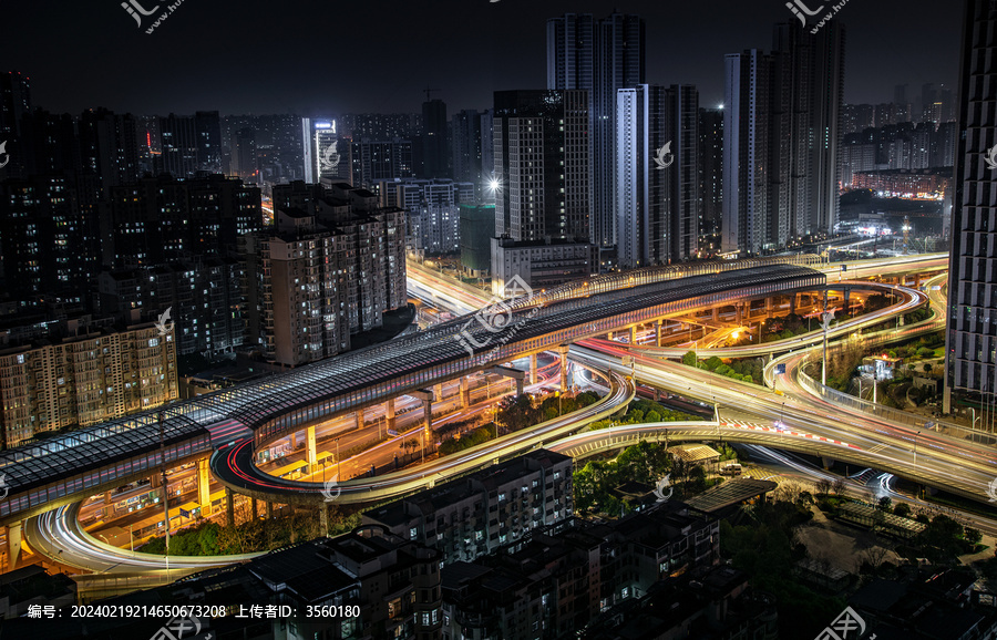 繁华城市立交桥车流夜景