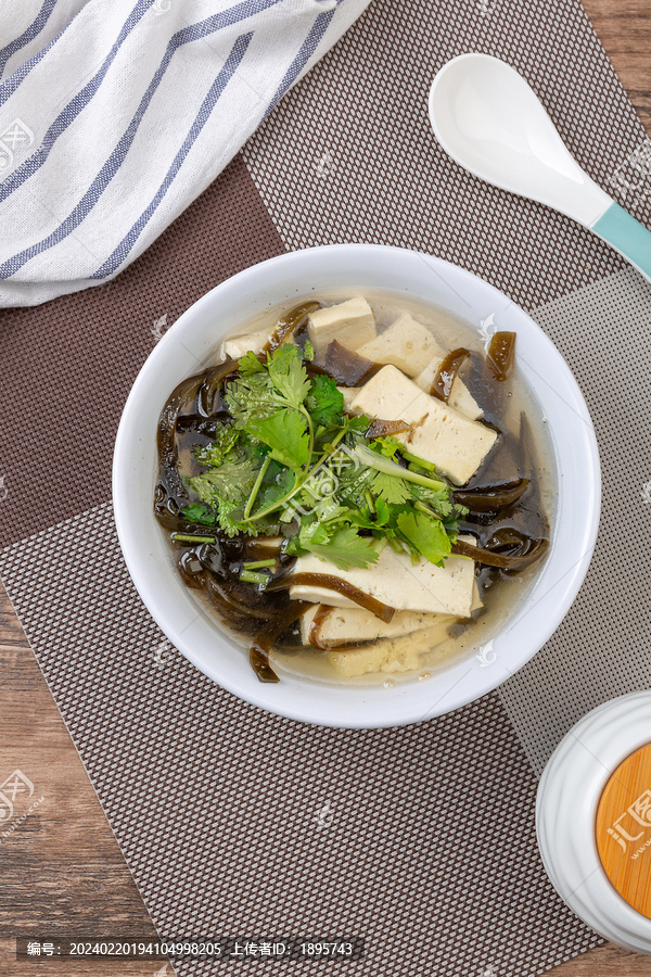 海带丝豆腐汤