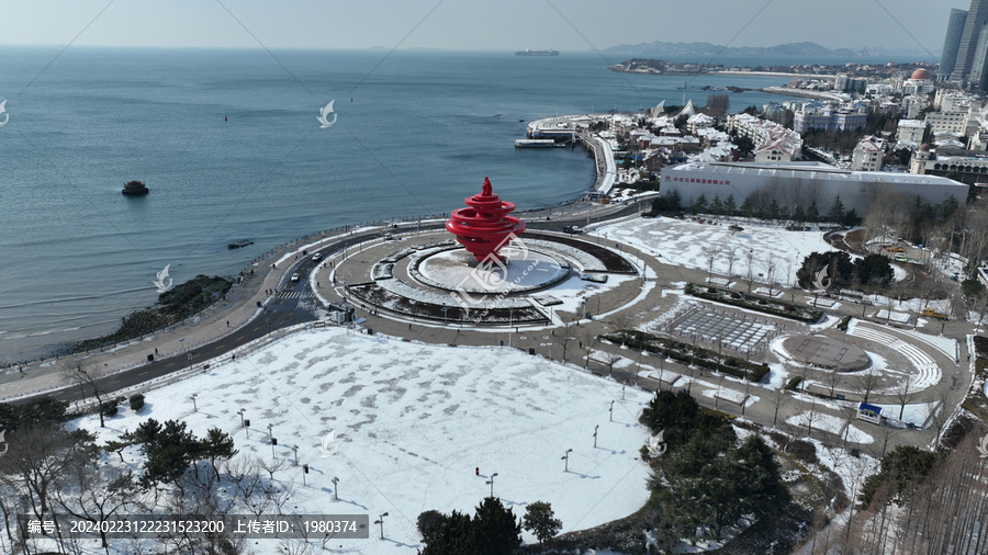 冬季青岛雪景五四广场