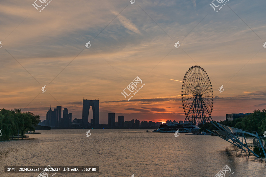 苏州金鸡湖摩天轮日落夕阳