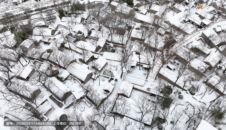 山东枣庄山亭区兴隆庄石板房雪景