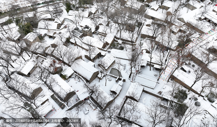 山东枣庄山亭区兴隆庄石板房雪景