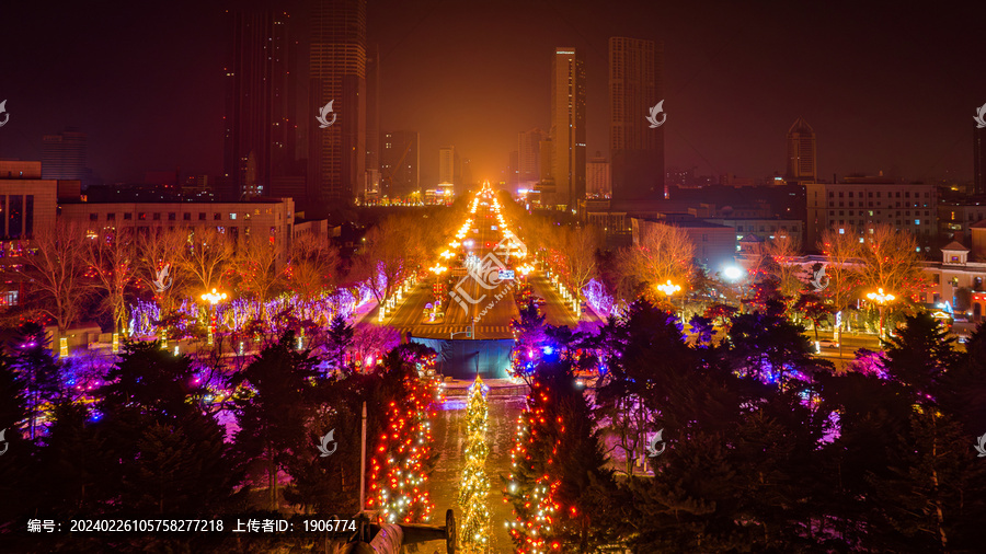 龙年春节里的中国长春城区夜景