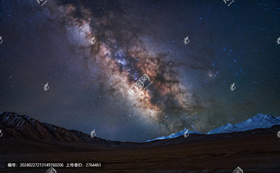 新疆塔县雪山银河星空