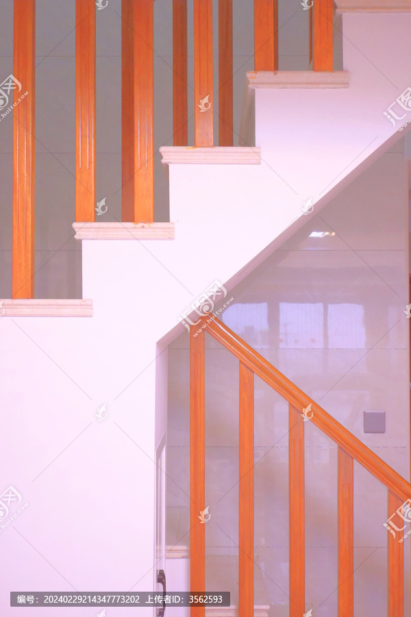 家中一隅0复式房楼梯