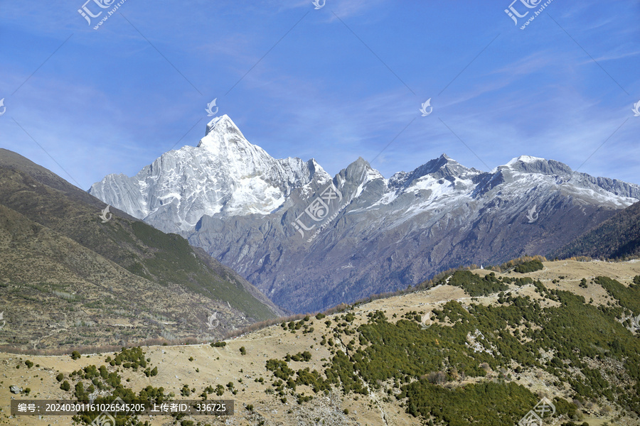 阿坝四姑娘山四座冰川雪山主峰