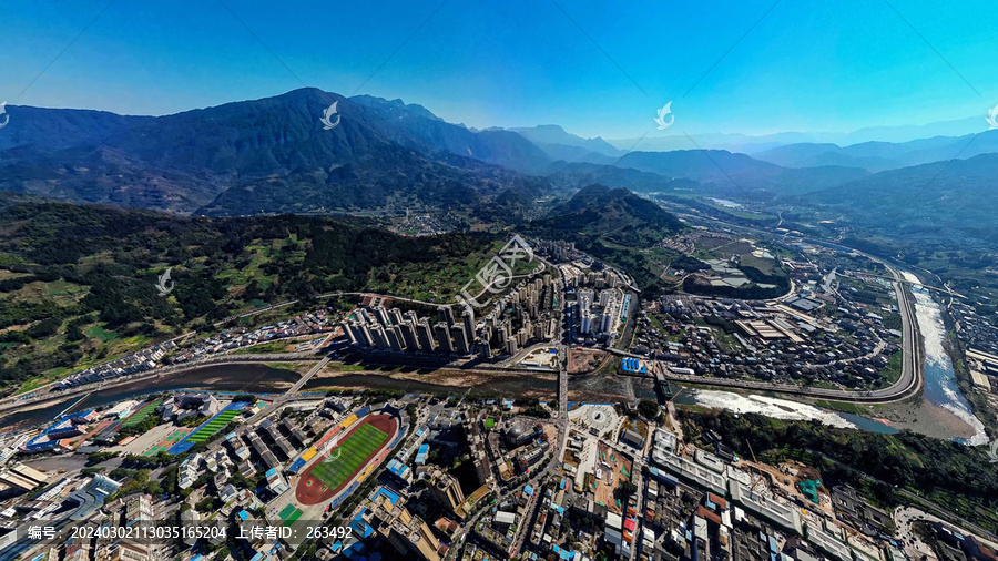 荥经县城经河沿岸新南门全景