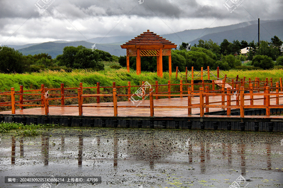 黑瞎子岛湿地公园湿地木栈道