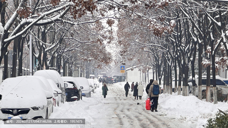 街道雪景