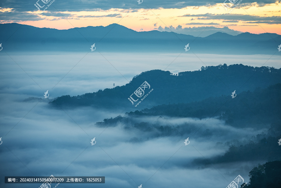 云南景迈山日出云海自然风光