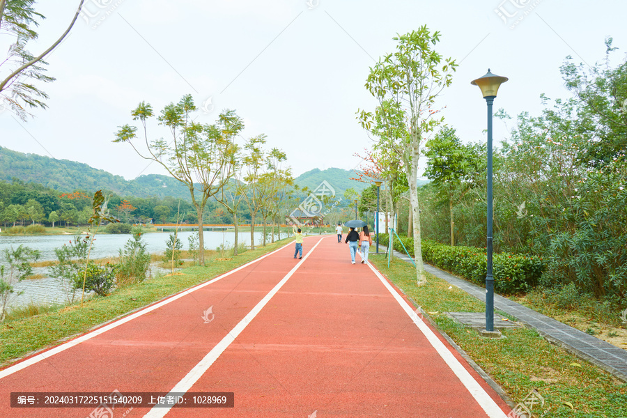 跑道道路硅胶橡胶路公园小路