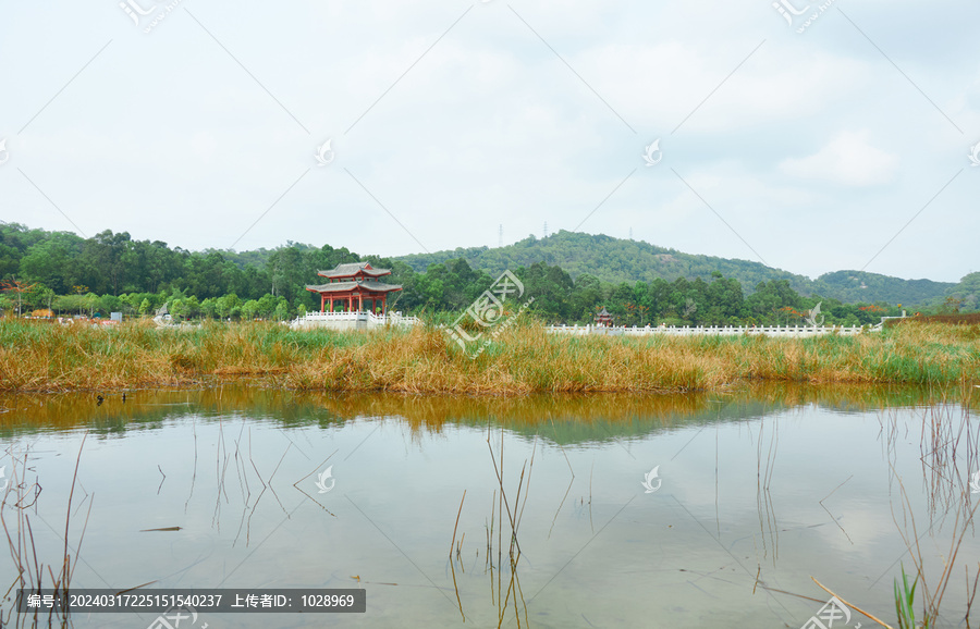 湖泊小亭子山水风景画卷