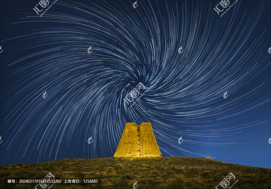 白土岗峰火台星空星轨夜景