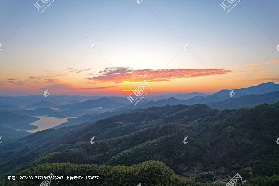 霍山汪家冲日出云海