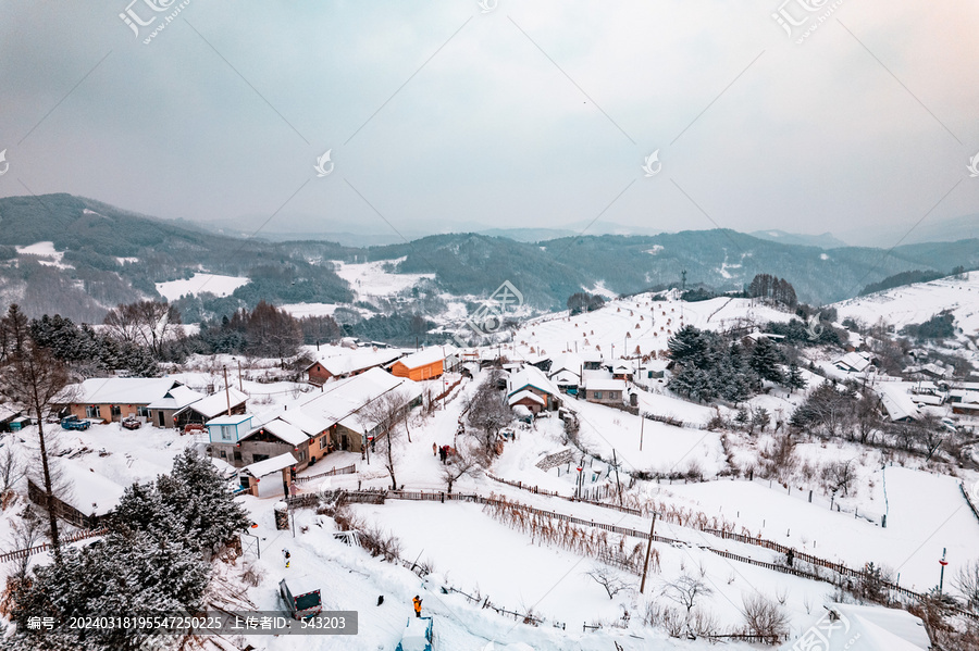 吉林松岭雪村冬季东北农村雪景