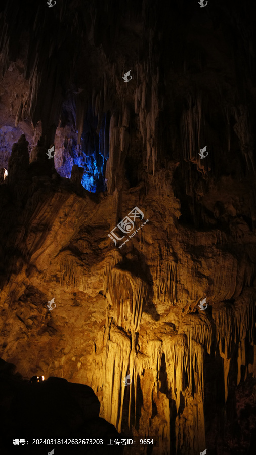 亚洲最大溶洞建水燕子洞