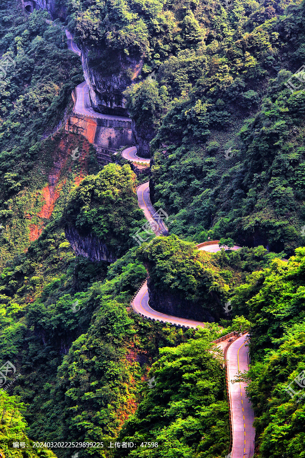 张家界天门山盘山路山路十八弯