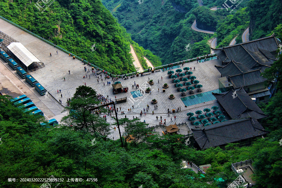 张家界天门山俯瞰