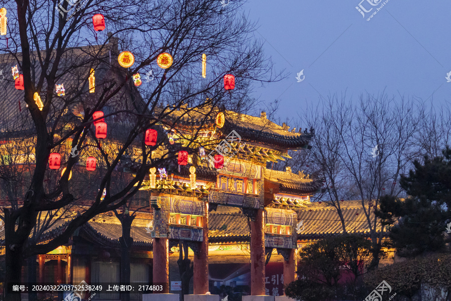 定州崇文街红灯笼与古建筑夜景