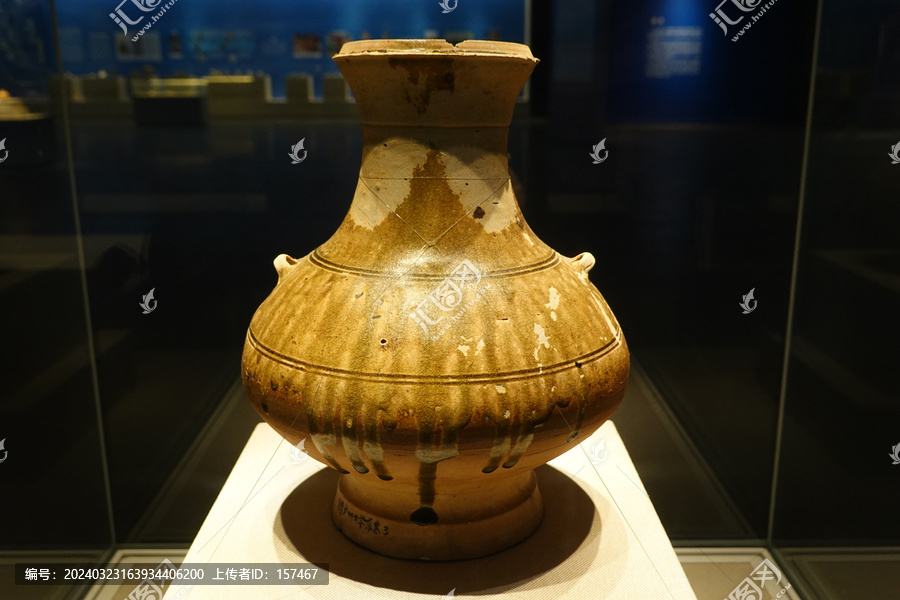 汉代海幅寺窑青釉壶