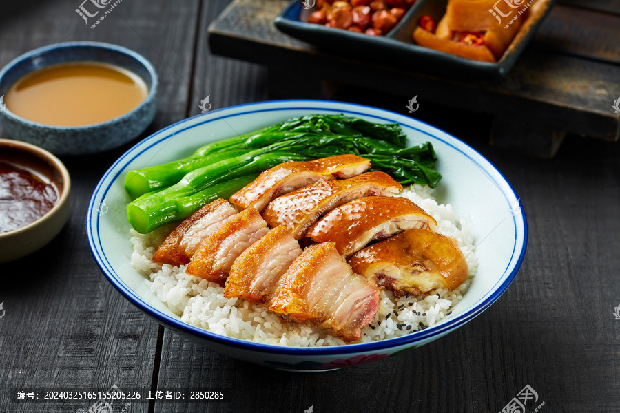 豉油鸡拼烧肉饭