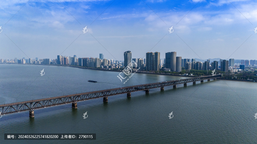 航拍下的钱塘江大桥