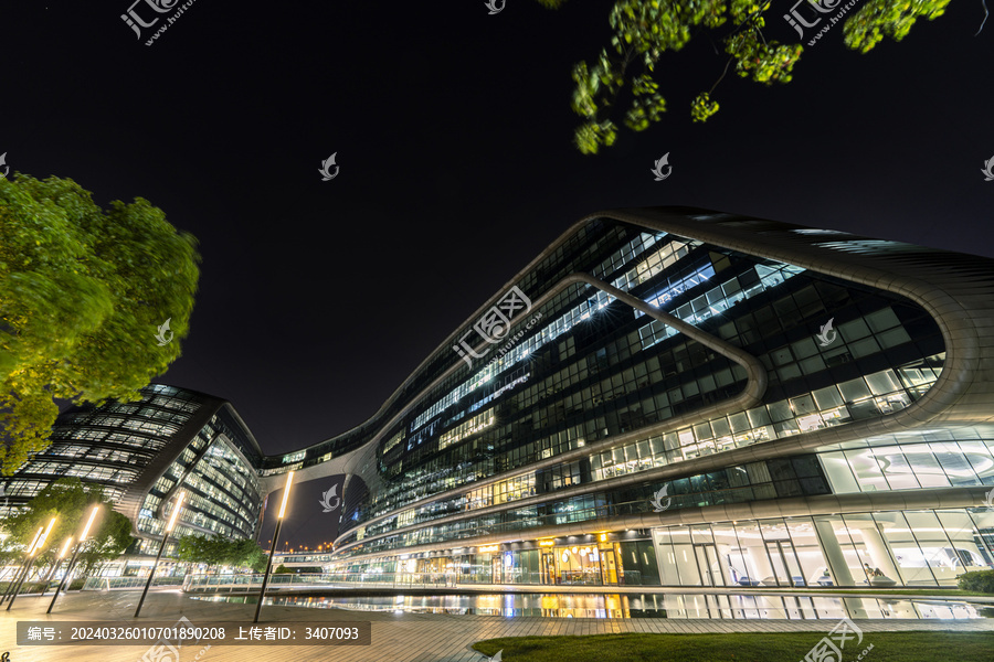 现代都市办公建筑夜景