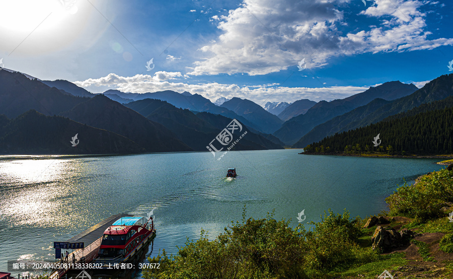 新彊天山天池风光