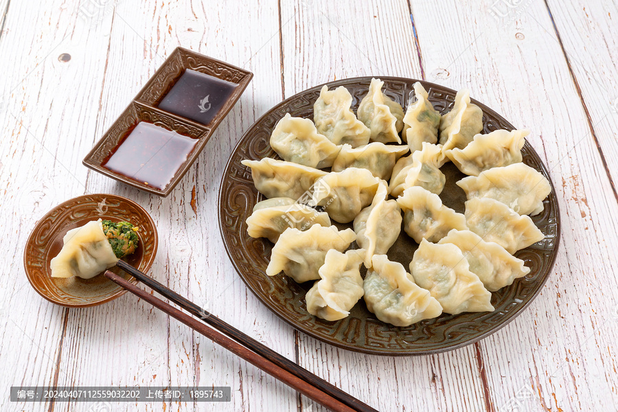 猪肉荠菜馅饺子