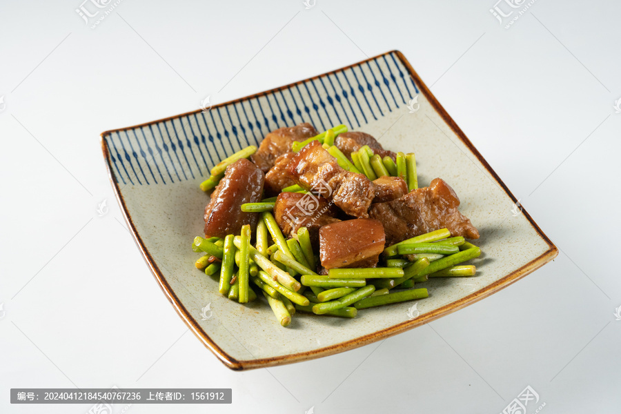 蒜薹焖红烧肉