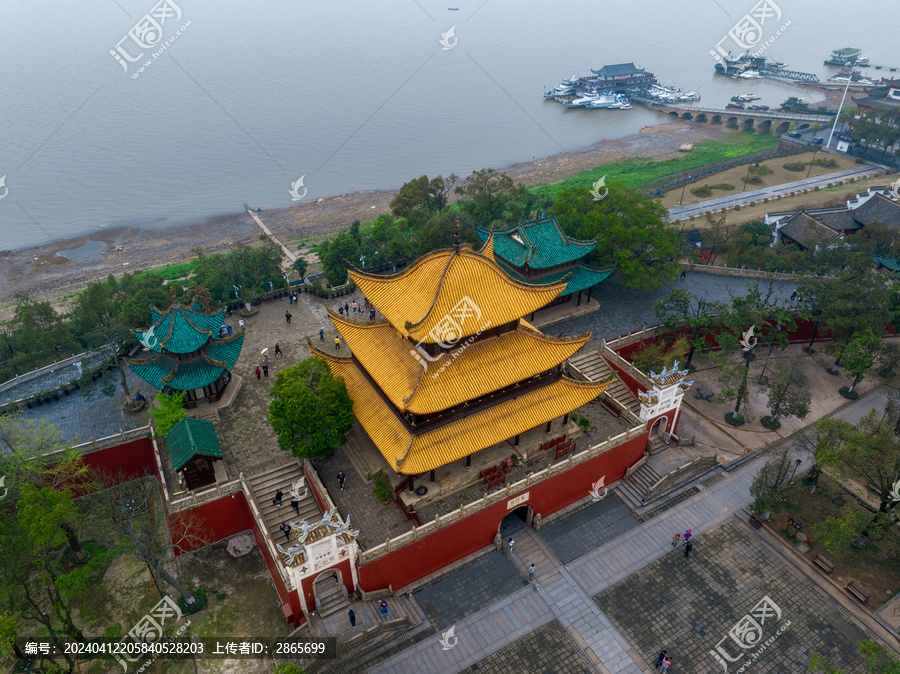 湖南岳阳岳阳楼与洞庭湖航拍