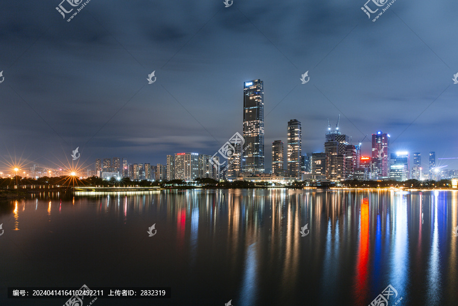 深圳市南山区莲花山繁华城市夜景