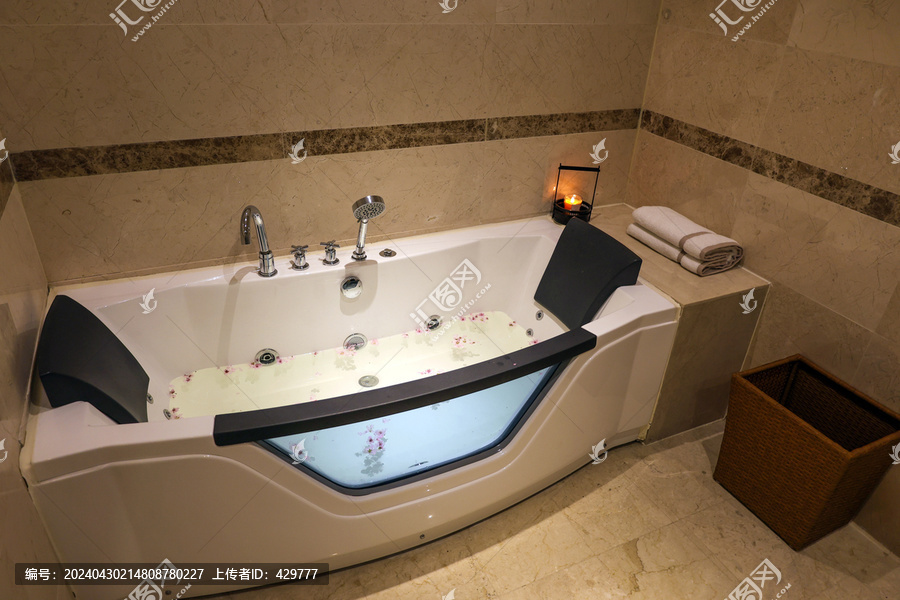 酒店大浴缸