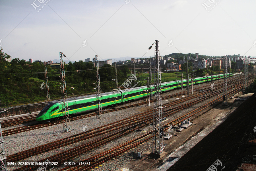 绿巨人动车组列车