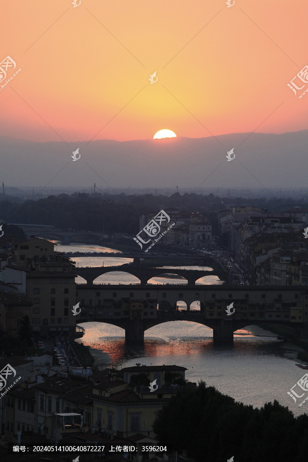 佛罗伦萨老桥的日落