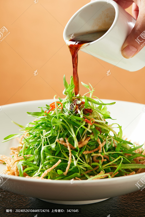 捞拌空心菜苗