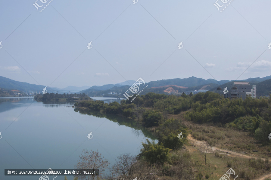 江边风景