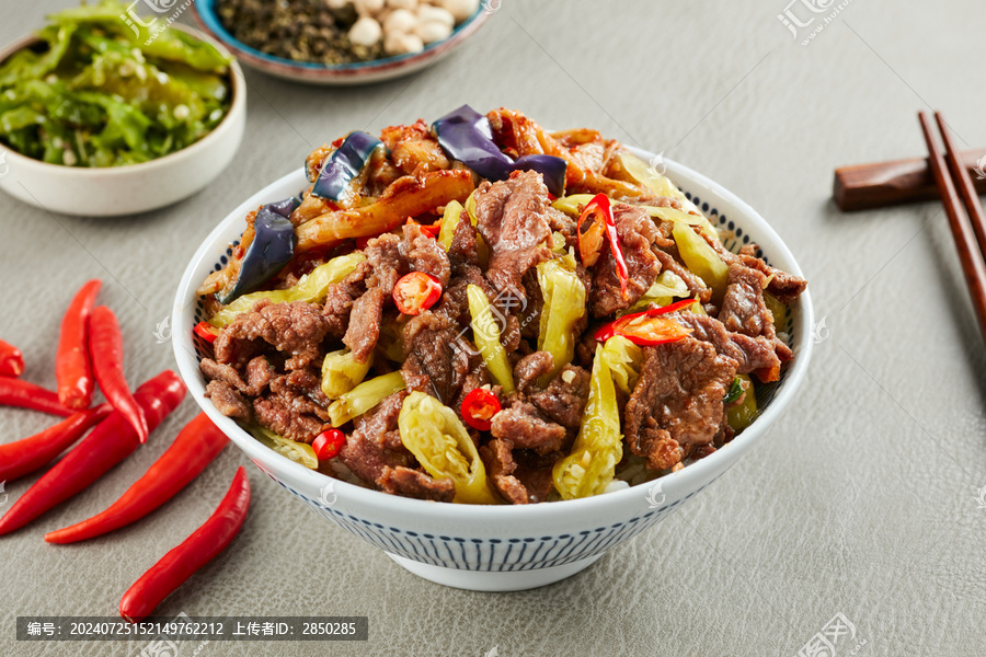 泡椒炒牛肉饭