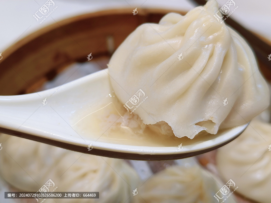 鲜肉小笼包
