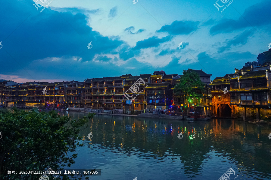 湖南凤凰古城夜景