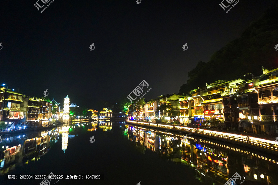 湖南凤凰古城夜景