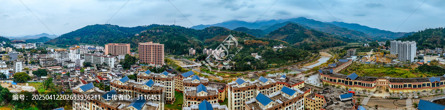 琼中县