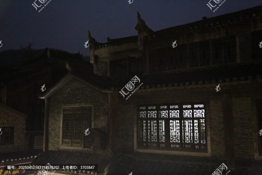 夜色中的凤凰古城民居古建筑
